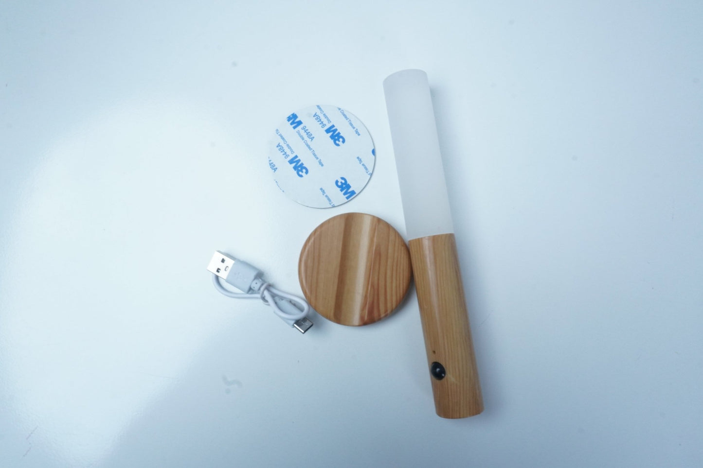 Lámpara LED inalámbrica con sensor de movimiento - Utilicom
